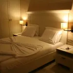 Temenos Luxury & מלון 4*