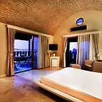 Temenos Luxury & Hotel