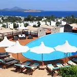 מלון Temenos Luxury & 4*