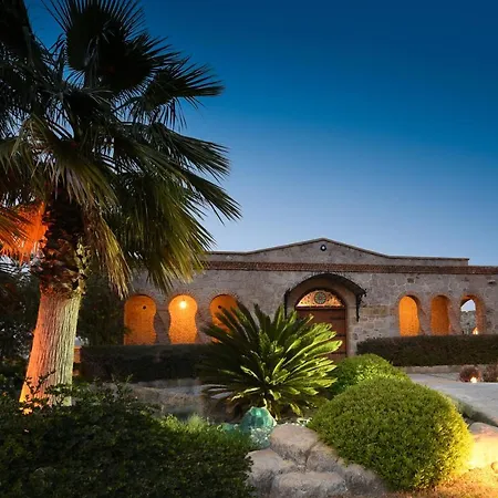 Temenos Luxury & ホテル