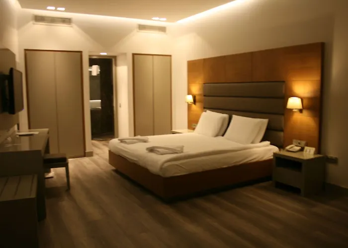 Temenos Luxury & オータキャンツ