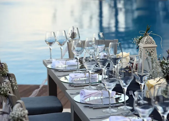 Temenos Luxury & オータキャンツ