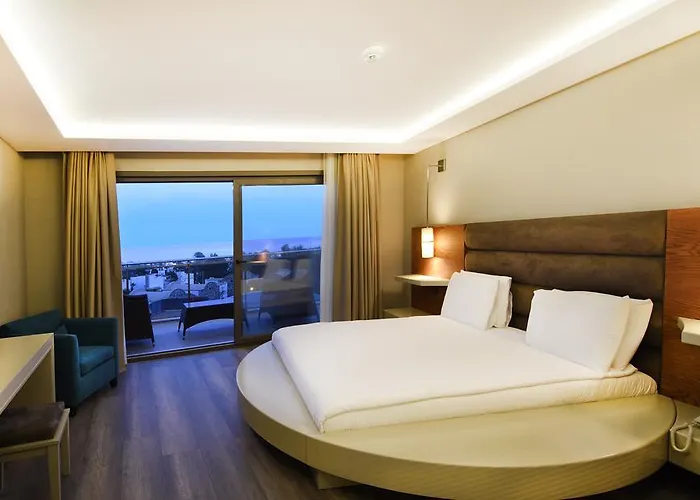 ホテル Temenos Luxury & 4*