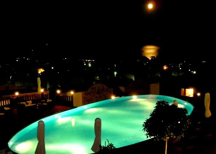 Temenos Luxury & オータキャンツ