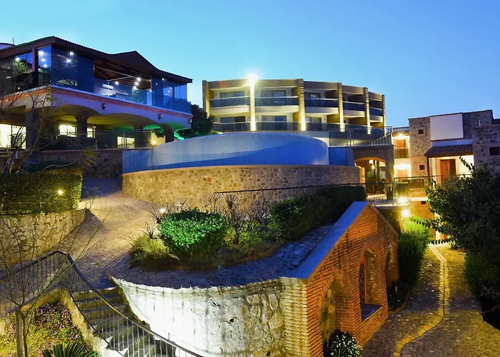 ホテル Temenos Luxury & 4*