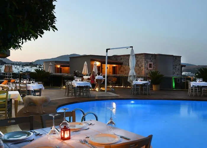 Temenos Luxury & オータキャンツ